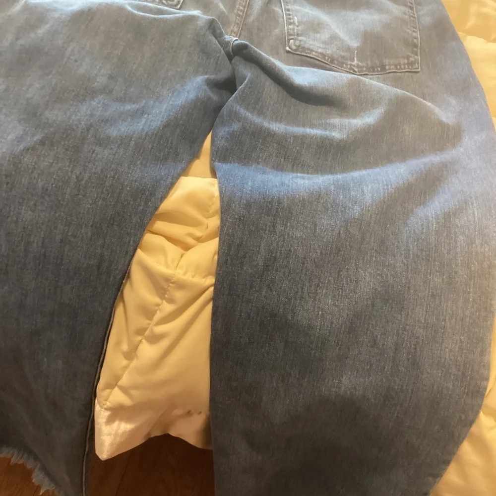 J crew broken in comfy BF jeans sz 33